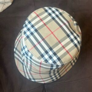Burberry bucket hat.